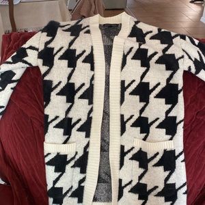 Banana Republic houndstooth sweater coat;EUC